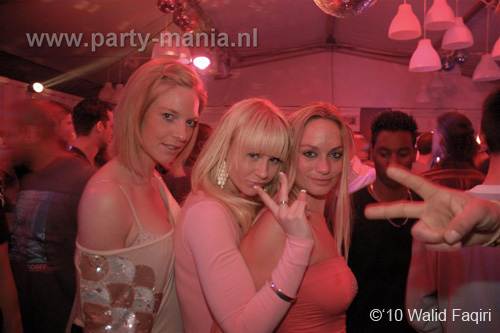 100424_101_los_partymania