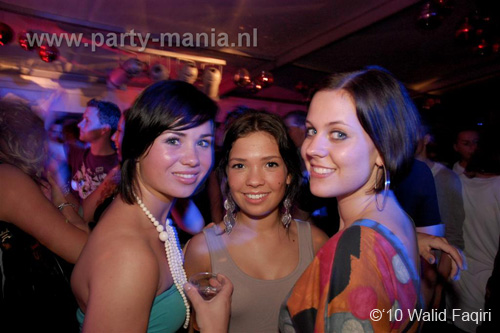 100424_103_los_partymania