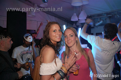 100424_104_los_partymania