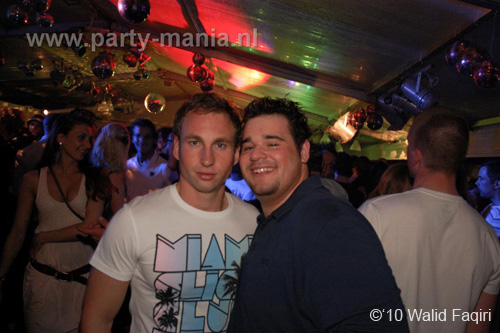 100424_109_los_partymania