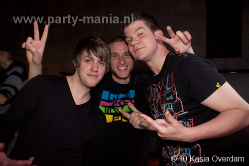 100506_074_paard_no_partymania