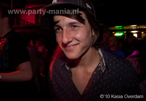 100506_091_paard_no_partymania