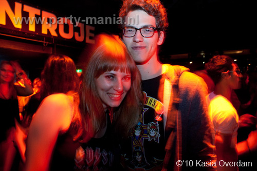 100506_104_paard_no_partymania