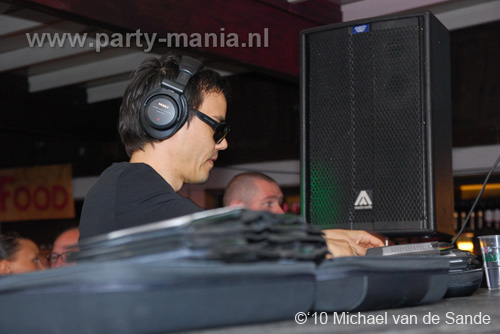 100509_081_lovely_partymania