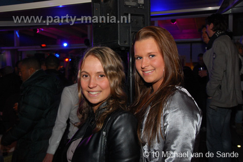 100509_115_lovely_partymania