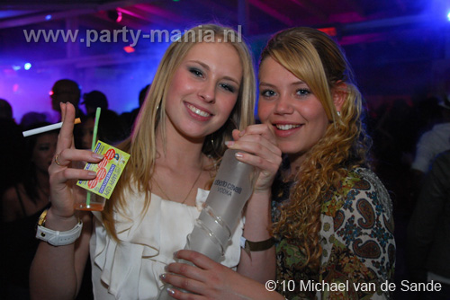 100509_117_lovely_partymania