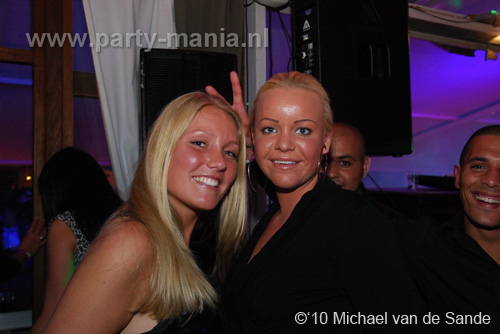 100509_132_lovely_partymania