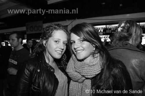 100509_140_lovely_partymania