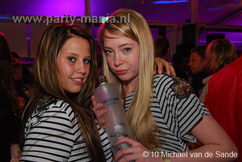 100509_148_lovely_partymania