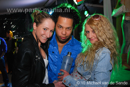 100509_163_lovely_partymania