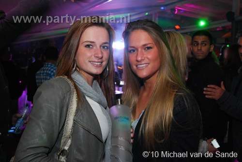 100509_171_lovely_partymania