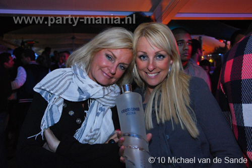 100509_177_lovely_partymania