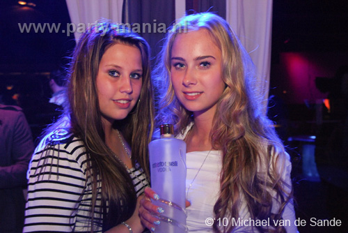 100509_178_lovely_partymania