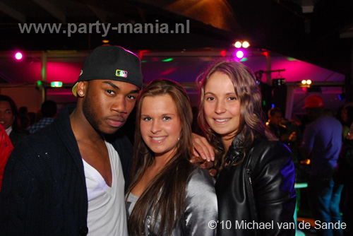 100509_183_lovely_partymania