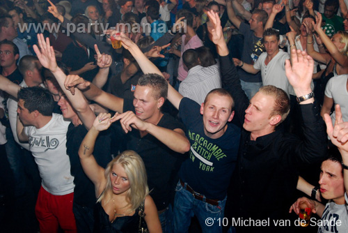 100512_089_darkraver_partymania