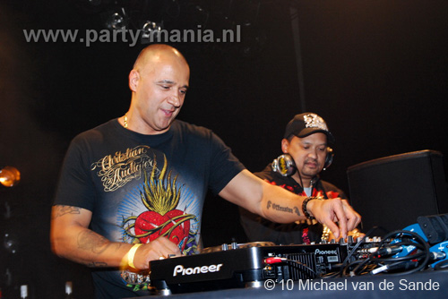 100512_092_darkraver_partymania