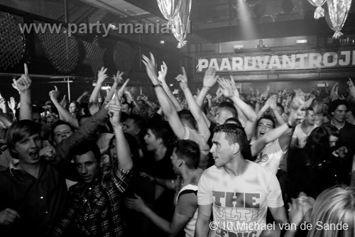 100512_100_darkraver_partymania