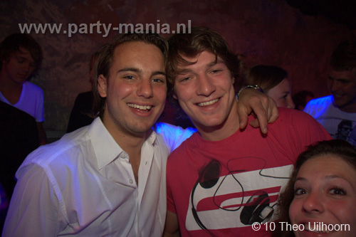 100514_119_westwood_partymania