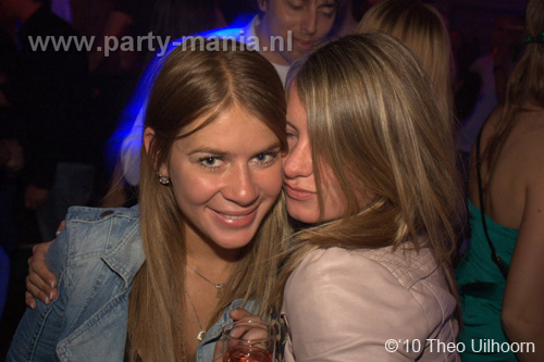 100514_187_westwood_partymania