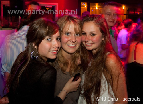 100601_069_graduation_day_partymania