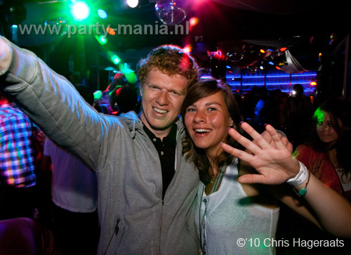 100601_094_graduation_day_partymania