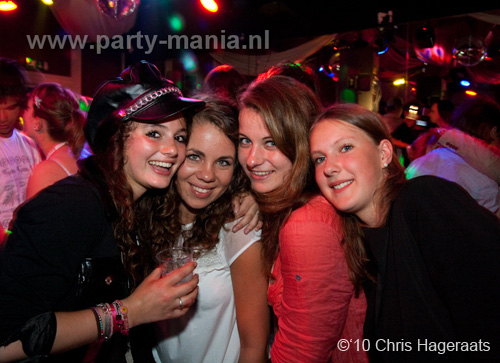 100601_096_graduation_day_partymania