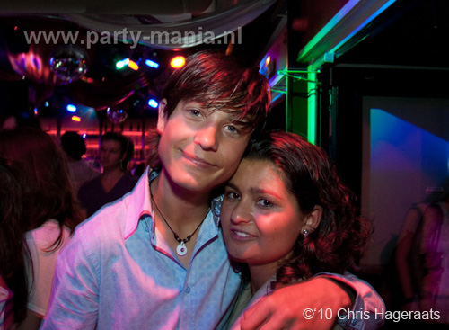 100601_098_graduation_day_partymania