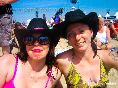 100605_132_royal_beach_partymania