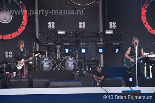 100605_136_royal_beach_partymania