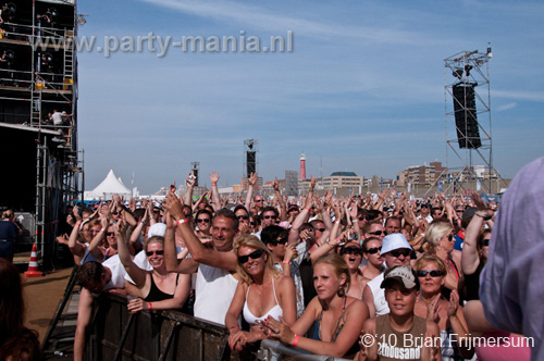 100605_151_royal_beach_partymania