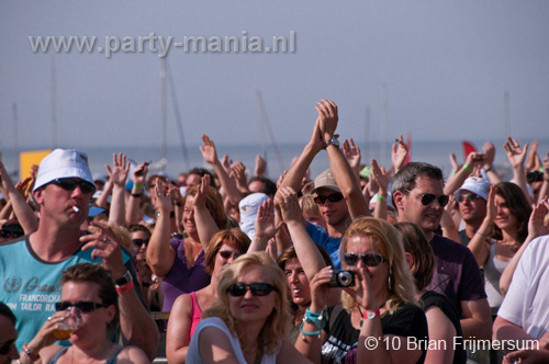 100605_153_royal_beach_partymania