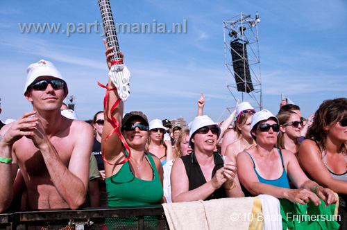 100605_185_royal_beach_partymania