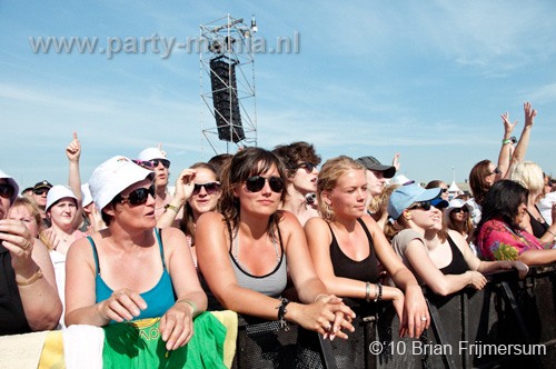 100605_186_royal_beach_partymania