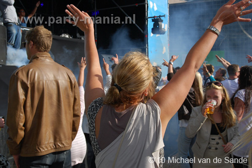 100612_150_franchise_outdoor_partymania