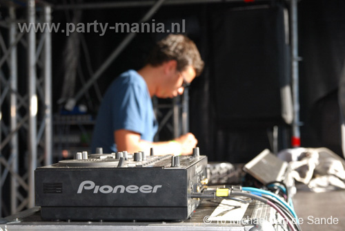 100612_172_franchise_outdoor_partymania