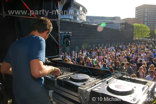 100612_177_franchise_outdoor_partymania