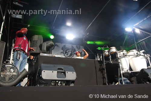 100612_197_franchise_outdoor_partymania