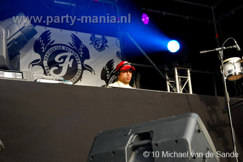 100612_199_franchise_outdoor_partymania