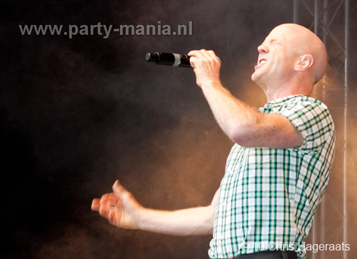 100612_066_the_hague_pride_partymania