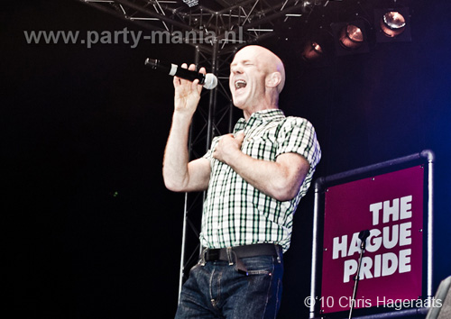 100612_071_the_hague_pride_partymania