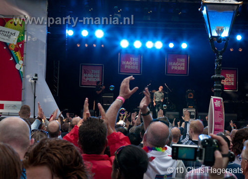 100612_086_the_hague_pride_partymania