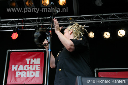 100612_068_the_hague_pride_partymania