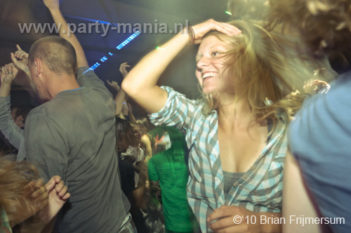 100910_064_90s_now_partymania