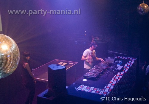 100918_071_los_partymania