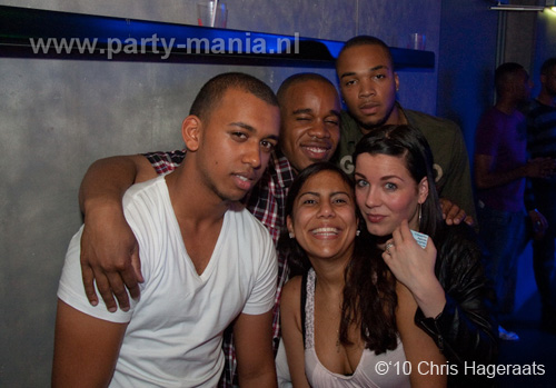 100918_076_los_partymania