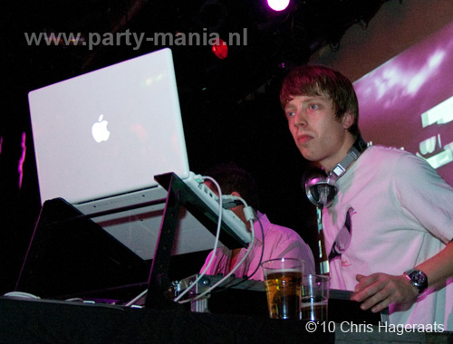 100918_148_los_partymania