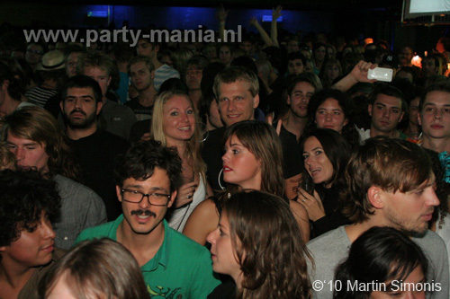 100924_073_todaysart_partymania