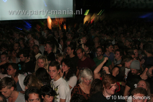 100924_088_todaysart_partymania