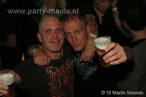 100924_095_todaysart_partymania