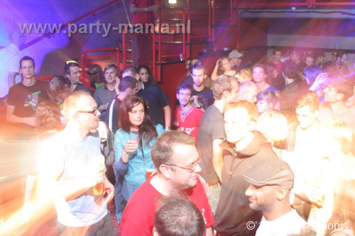 100924_107_todaysart_partymania